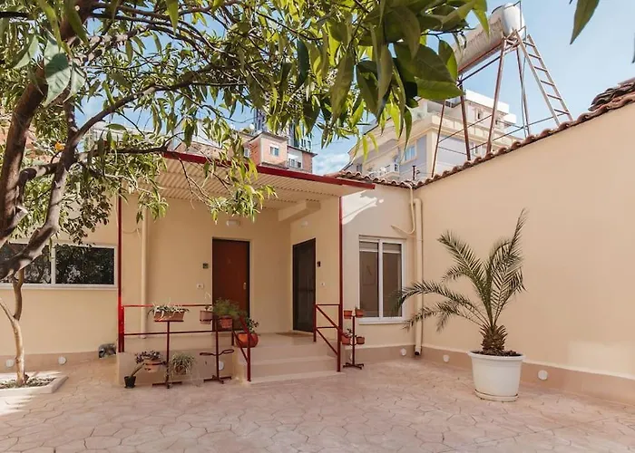 Garden By Holistay *