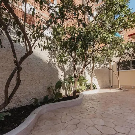 Lägenhet Garden By Holistay