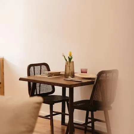 Garden By Holistay Apartment